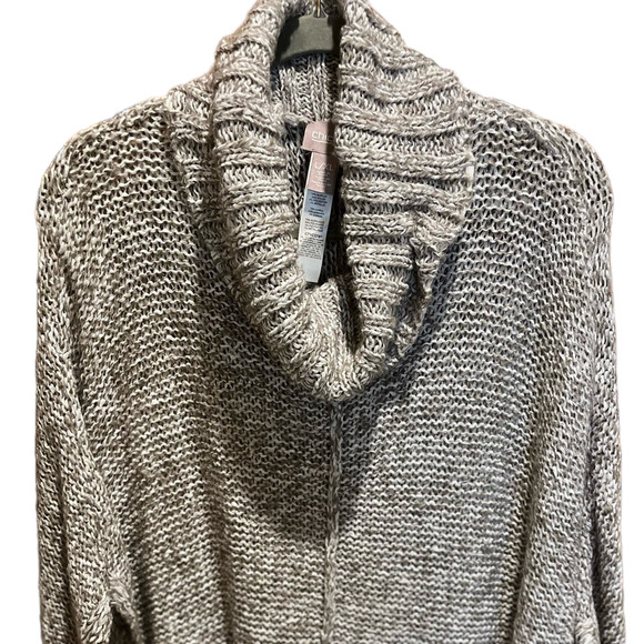 01. WOMENS CHICO’S L/XL DETAIL PONCHO SWEATER - Picture 3 of 6